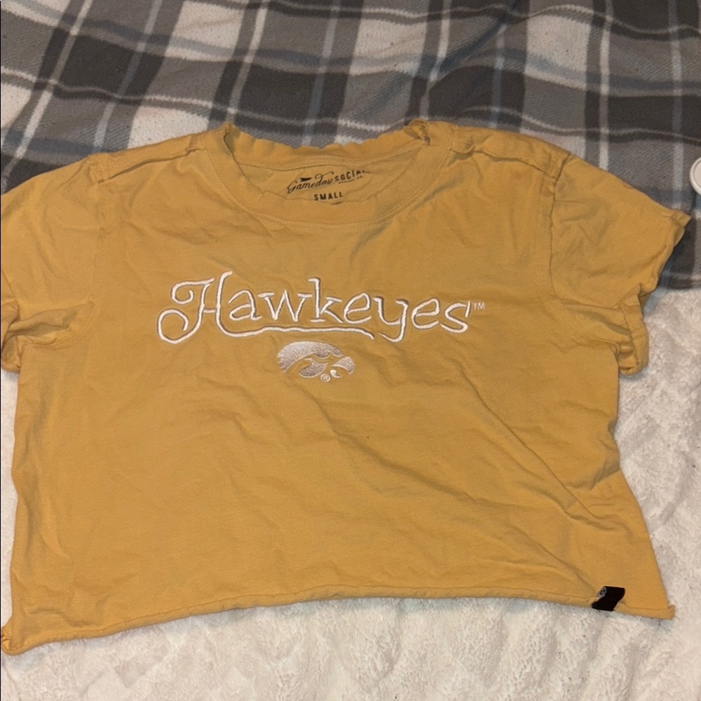 Cropped Hawkeyes Shirt